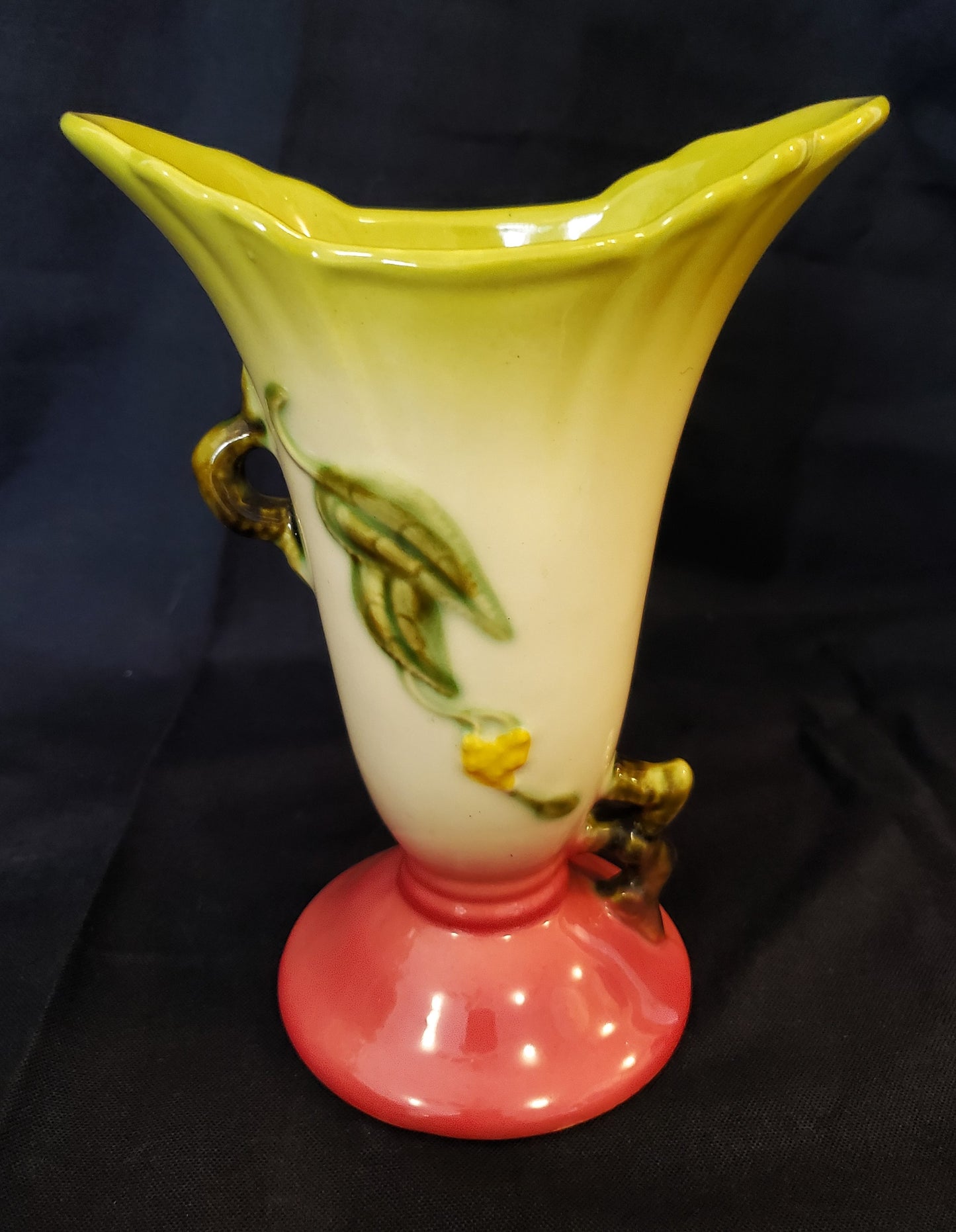 Vintage 1949 Hull Art Pottery Woodland Pattern Flared Vase W8-7½" USA