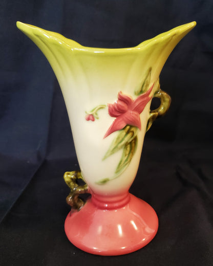 Vintage 1949 Hull Art Pottery Woodland Pattern Flared Vase W8-7½" USA
